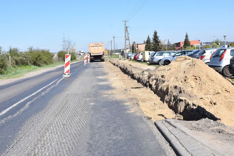 Prace na DW 306 w Gminach Stęszew i Mosina