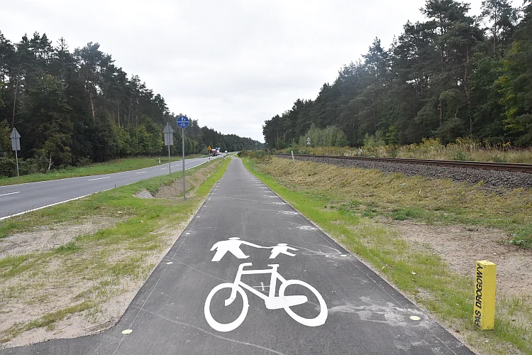 droga dla pieszych i rowerów w Gminie Skoki