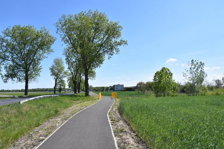Nowa droga dla rower&oacute;w w powiecie grodziskim