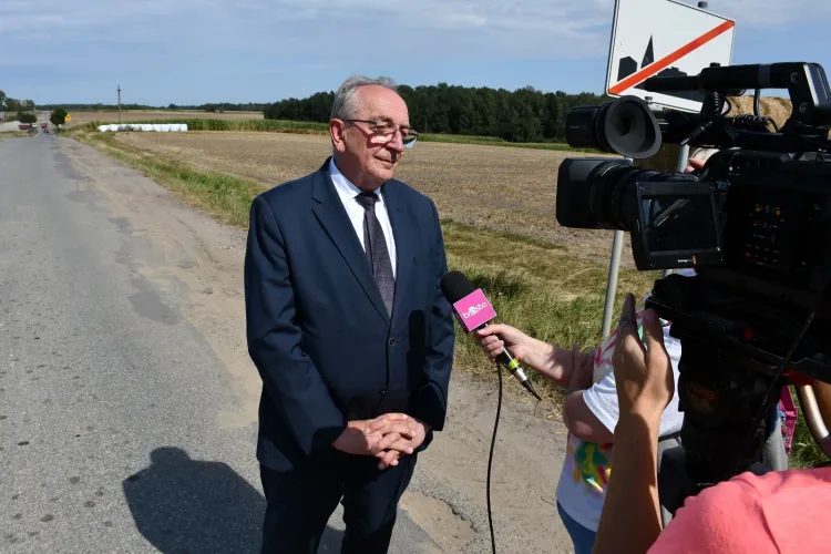 DW 190 Podr&oacute;żna &ndash; Bądecz