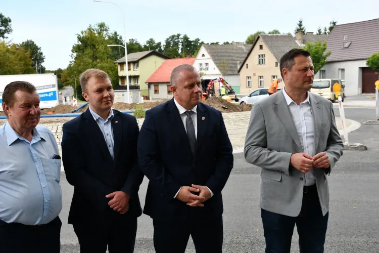 Rozbudowa skrzyżowania nr 190 i 191 z drogą gminną nr 19527P w miejscowości Szamocin