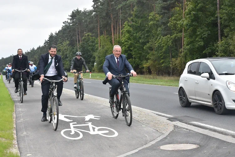 Ścieżka pieszo-rowerowa Sława Wielkopolska &ndash; Skoki