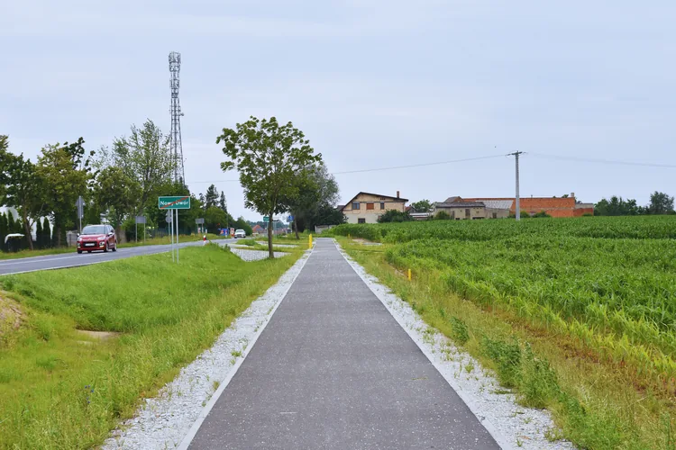 Nowa droga dla rower&oacute;w na odcinku Krzywiń &ndash; Jerka