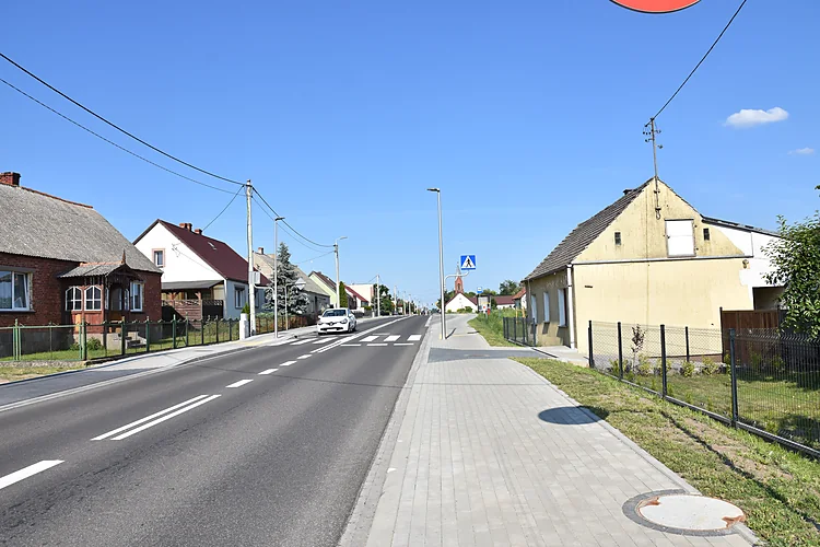 Rozbudowana droga wojewódzka nr 191 w Zacharzynie