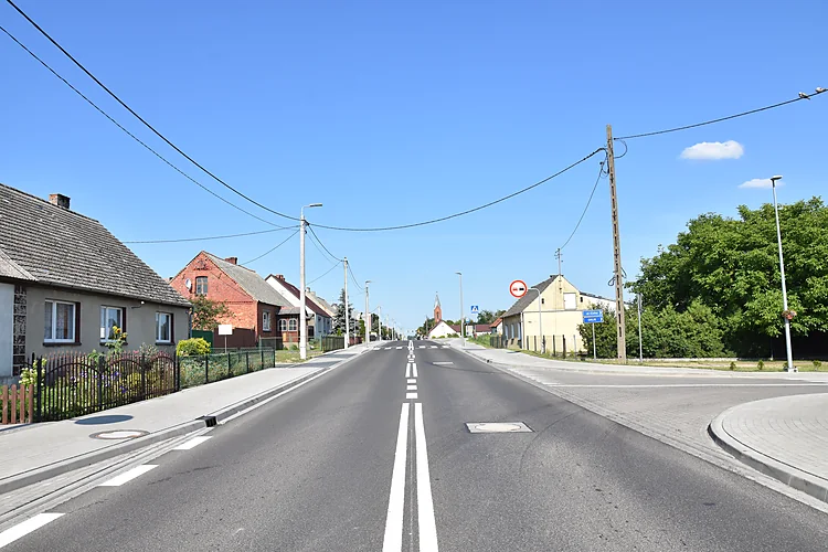 Rozbudowana droga wojewódzka nr 191 w Zacharzynie