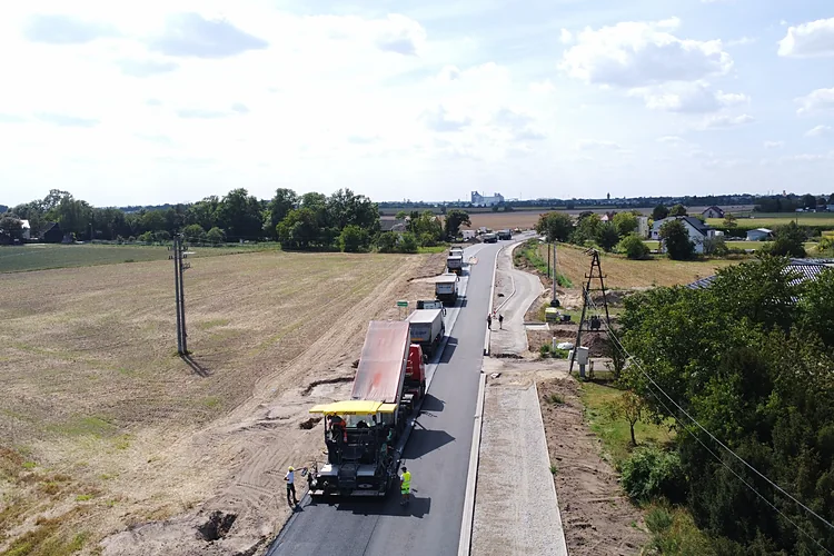 Trwa rozbudowa drogi wojew&oacute;dzkiej nr 432 na odcinku Środa Wielkopolska - Ruszkowo