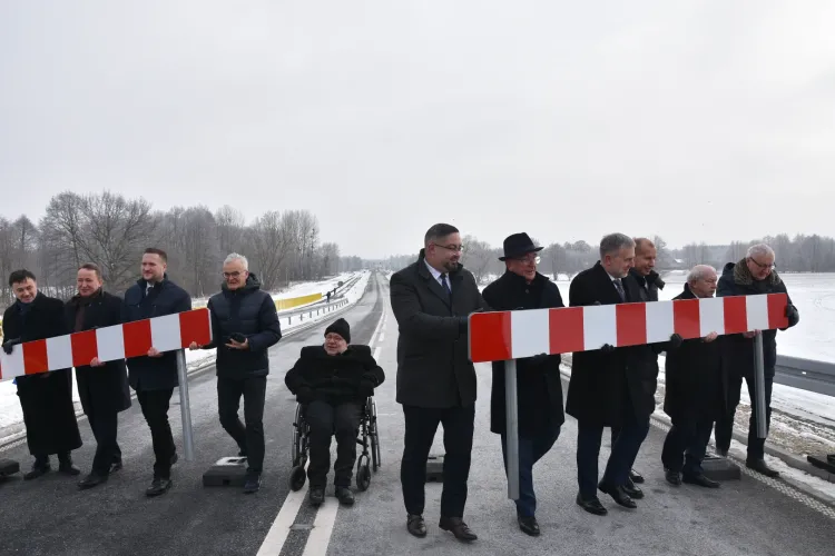 otwarcie nowego odcinka drogi wojew&oacute;dzkiej nr 305