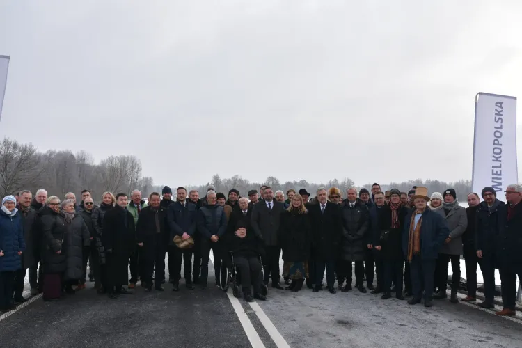 otwarcie nowego odcinka drogi wojew&oacute;dzkiej nr 305