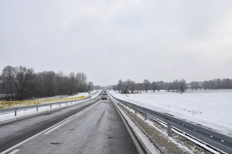 otwarcie nowego odcinka drogi wojew&oacute;dzkiej nr 305